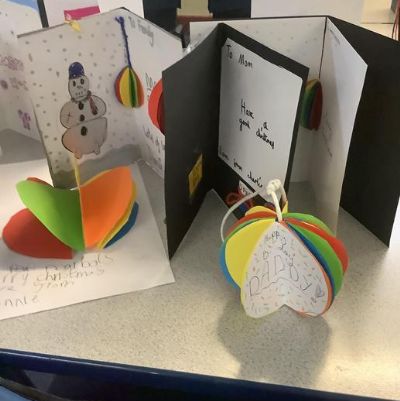 We made Christmas cards, using different art techniques we have used.