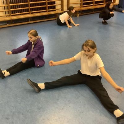 This half term, Year 5 have been enjoying their dance lessons.